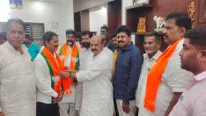 ಸಿ.ಟಿ.ರವಿ ಅಭಿವೃದ್ಧಿ ಕಾರ್ಯ ಮೆಚ್ಚಿದ ಕಾಂಗ್ರೆಸ್ ಮಾಜಿ ವಕ್ತಾರ ಬಿಜೆಪಿ ಸೇರ್ಪಡೆ