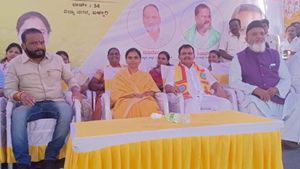  ಜನಾರ್ದನ ರೆಡ್ಡಿಯಿಂದ ಸಂಬಧಿಕರೇ ದೂರ ಆಗಿದ್ದಾರೆ: ಬಳ್ಳಾರಿಯಲ್ಲಿ ಅರುಣಾ ಲಕ್ಷ್ಮೀ ಹೀಗೆ ಹೇಳಿದ್ದೇಕೆ?