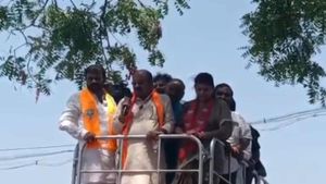 ಧಾರವಾಡದ ಕರಡಿಗುಡ್ಡದಲ್ಲಿ ಸಿಎಂ ಬೊಮ್ಮಾಯಿಗೆ ಗ್ರಾಮಸ್ಥರ ತರಾಟೆ 