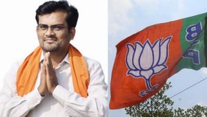  Karnataka Elections: ಶಿರಹಟ್ಟಿ ಬಿಜೆಪಿ ಅಭ್ಯರ್ಥಿಗೆ ಬಿಗ್ ರಿಲೀಫ್; ರಾಜೀನಾಮೆ ಅಂಗೀಕರಿಸಿದ ಆರೋಗ್ಯ ಇಲಾಖೆ