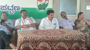 ಎಚ್‌.ಡಿ.ತಮ್ಮಯ್ಯ ಬಿಜೆಪಿ ಏಜೆಂಟ್‌ ಆಗಿದ್ದಾರೆ: ಚಿಕ್ಕಮಗಳೂರಿನಲ್ಲಿ ಕಾಂಗ್ರೆಸ್‌ ಟಿಕೆಟ್‌ ಆಕಾಂಕ್ಷಿಗಳ ಆಕ್ರೋಶ