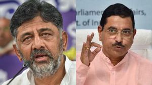 Pralhad Joshi: ಲಿಂಗಾಯತ ಡ್ಯಾಂನಲ್ಲಿದ್ದ ನೀರು ಕಾಂಗ್ರೆಸ್ಸೆಂಬ ಸಮುದ್ರ ಸೇರಿದೆ: ಆ ನೀರು ಉಪಯೋಗಕ್ಕೆ ಬರಲ್ಲ: ಪ್ರಹ್ಲಾದ್ ಜೋಶಿ