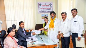DK Shivakumar Files Nomination: ಬುಲೆಟ್‌ನಲ್ಲಿ ಬಂದು ಕನಕಪುರದಿಂದ ನಾಮಪತ್ರ ಸಲ್ಲಿಸಿದ ಡಿಕೆ ಶಿವಕುಮಾರ್‌ 