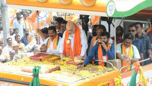 ಗುಂಡ್ಲುಪೇಟೆಯಲ್ಲಿ ಗುಡುಗಿದ ಅಮಿತ್‌ ಶಾ: ಕಾಂಗ್ರೆಸ್‌ ವಿರುದ್ಧ ಮೀಸಲಾತಿ ಅಸ್ತ್ರ 