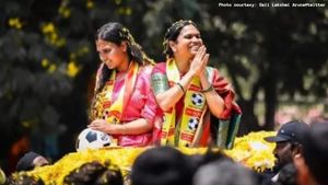 ಗಾಲಿ ಜನಾರ್ದನ ರೆಡ್ಡಿಗಿಂತ ಪತ್ನಿ ಲಕ್ಷ್ಮೀ ಅರುಣಾ ಶ್ರೀಮಂತೆ; ದಂಪತಿಯ ಆಸ್ತಿ ವಿವರ ಇಲ್ಲಿದೆ