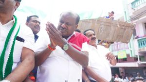 ಹಾಸನ ಟಿಕೆಟ್ ವಿವಾದಕ್ಕೆ ನಾಳೆ ಫುಲ್‌ಸ್ಟಾಪ್ ಇಡ್ತಾರಾ ಮಾಜಿ ಸಿಎಂ ಎಚ್ ಡಿ ಕುಮಾರಸ್ವಾಮಿ