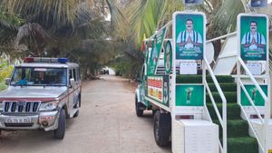 IT Raid On JDS Candidate: ಹಿರಿಯೂರು ಜೆಡಿಎಸ್ ಅಭ್ಯರ್ಥಿ ಎಂ.ರವೀಂದ್ರಪ್ಪನ ಮನೆ ಮೇಲೆ ಐಟಿ ದಾಳಿ