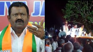  ಬಂಡಾಯದ ನೆಲ ಯಮನೂರು ಗ್ರಾಮದಲ್ಲಿ ಸಚಿವ ಶಂಕರ ಪಾಟೀಲ  ಮುನೇನಕೊಪ್ಪ ಪರ ಪ್ರಲ್ಹಾದ್‌ ಜೋಶಿ ಭರ್ಜರಿ ಮತಬೇಟೆ