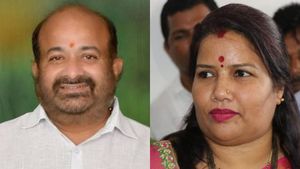 Karwar BJP: ಕಾರವಾರ ಬಿಜೆಪಿಯಲ್ಲಿ ಬಂಡಾಯದ ಬಿಸಿ: ರೂಪಾಲಿ ನಾಯ್ಕ್ ವಿರುದ್ಧ ಆರ್‌ಎಸ್‌ಎಸ್‌ ಮುಖಂಡ ಕಣಕ್ಕೆ