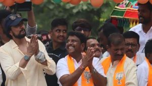 Young icon Kiccha Sudeep: ಧಾರವಾಡದಲ್ಲಿ ಘರ್ಜಿಸಲಿರುವ 'ಹೆಬ್ಬುಲಿ'- ಪೇಡಾ ನಗರಿಯಲ್ಲಿಂದು ಕಿಚ್ಚ ರೋಡ್ ಶೋ