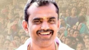 Mandya JDS Candidate: ಮಂಡ್ಯ ಜೆಡಿಎಸ್‌ ಅಭ್ಯರ್ಥಿ ಬದಲಾವಣೆ, ಎಂ ಶ್ರೀನಿವಾಸ್‌ರಿಂದ ಕೈಜಾರಿದ ಟಿಕೆಟ್‌ 