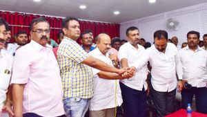 ಮಂಡ್ಯ ಜೆಡಿಎಸ್‌ಗೆ ಬಂಡಾಯದ ಬಿಸಿ: ಶಾಸಕ ಎಂ.ಶ್ರೀನಿವಾಸ್ ನೇತೃತ್ವದಲ್ಲಿ ವಿಜಯ್ ಆನಂದ್‌ ಕಣಕ್ಕೆ