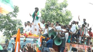 ಅನಾಥ ಹುಡುಗನನ್ನು ಮತ್ತೆ ಅನಾಥ ಮಾಡಬೇಡಿ: ಮತದಾರರಲ್ಲಿ ಚಿಕ್ಕಬಳ್ಳಾಪುರ ಕಾಂಗ್ರೆಸ್ ಅಭ್ಯರ್ಥಿ ಮನವಿ