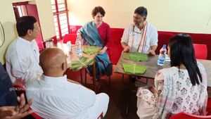 Priyanka Gandhi: ಮೈಸೂರಿನ ಮೈಲಾರಿ ಹೋಟೆಲ್‌ನಲ್ಲಿ ದೋಸೆ, ಇಡ್ಲಿ ತಿಂದ ಪ್ರಿಯಾಂಕಾ ಗಾಂಧಿ 