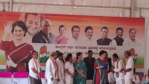  ಹಿರಿಯೂರಿನಲ್ಲಿ ಪ್ರಿಯಾಂಕಾ ಗಾಂಧಿಗೆ ಕಾಡುಗೊಲ್ಲರ ಸಮುದಾಯ ಮಾಡಿದ ಮನವಿ ಏನು?