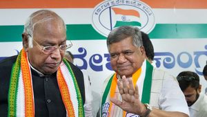  Karnataka Elections: ಪಕ್ಷ ಸೇರ್ಪಡೆ ಬೆನ್ನಲ್ಲೇ ಜಗದೀಶ್‌ ಶೆಟ್ಟರ್‌ಗೆ ಟಿಕೆಟ್‌ ನೀಡಿದ ಕಾಂಗ್ರೆಸ್‌