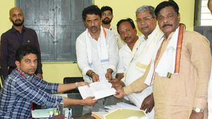 ವರುಣಾ ಕ್ಷೇತ್ರಕ್ಕೆ ನಾಮಪತ್ರ ಸಲ್ಲಿಸಿದ ಸಿದ್ದರಾಮಯ್ಯ; ಇದೇ ನನ್ನ ಕೊನೇ ಚುನಾವಣೆ ಎಂದ ಮಾಜಿ ಸಿಎಂ
