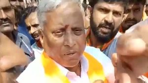 ಮೈಸೂರಿನಲ್ಲಿ ಪ್ರಚಾರಕ್ಕೆ ತೆರಳಿದ್ದ ವಿ ಸೋಮಣ್ಣಗೆ ಗ್ರಾಮಸ್ಥರ ತರಾಟೆ 