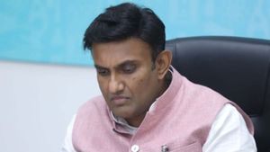 ಈ ಬಾರೀ ಜೆಡಿಎಸ್‌ 120 ಸ್ಥಾನಗಳಲ್ಲಿ ಜಯ ಎಂದ ಎಚ್ಡಿಕೆ;  ಜೆಡಿಎಸ್‌ 120  ಸ್ಥಾನ ಗೆದ್ದರೆ ರಾಜಕೀಯ ನಿವೃತ್ತಿ ಎಂದ ಸುಧಾಕರ್‌ 