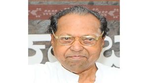 ಕಾರು ಪಲ್ಟಿ: ರಂಗಭೂಮಿ ಹಿರಿಯ ಕಲಾವಿದ ಬೆಳಗಲ್ಲು ವೀರಣ್ಣ ನಿಧನ, ಸಿಎಂ ಬೊಮ್ಮಾಯಿ ಸಂತಾಪ