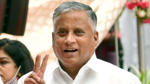  ವಿ.ಸೋಮಣ್ಣಗೆ ಚಾಮರಾಜನಗರ ಮತ್ತು ವರುಣ ಕ್ಷೇತ್ರದಿಂದ ಬಿಜೆಪಿ ಟಿಕೆಟ್‌ ಘೋಷಣೆ: ಗುರು-ಶಿಷ್ಯರ ನಡುವೆ ಕಾದಾಟ