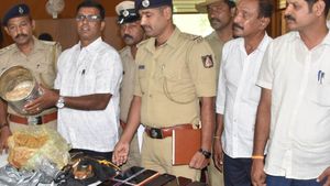 ಬರೋಬ್ಬರಿ 25 ಕೋಟಿ ರೂ ಮೌಲ್ಯದ ಅಂಬರ್‌ ಗ್ರೀಸ್‌ ಮಾರಾಟಕ್ಕೆ ಯತ್ನ: ಮೂವರ ಬಂಧನ