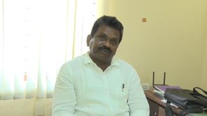  ಕರೆಂಟ್‌ ಬಿಲ್‌ ಕಟ್ಟಿ ಅಂದ್ರೆ ಸಿದ್ರಾಮಯ್ಯ ಸರ್ಕಾರ ಇದೆಯಲ್ಲ ಅಂತಿದ್ದಾರೆ ಬಳ್ಳಾರಿ ಜನ