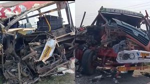  ಬಳ್ಳಾರಿ ಬಳಿ KSRTC ಬಸ್‌ ಮತ್ತು ಲಾರಿ ನಡುವೆ ಭೀಕರ ಅಪಘಾತ, ಚಾಲಕರಿಬ್ಬರೂ ಸಾವು, 30 ಮಂದಿಗೆ ಗಂಭೀರ ಗಾಯ