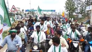  Karnataka election 2023:  ಹಾಸನದಲ್ಲಿ ಬೈಕ್‌ ರ್‍ಯಾಲಿ ಮೂಲಕ ಬಿಜೆಪಿಗೆ ಠಕ್ಕರ್‌ ಕೊಟ್ಟ ಜೆಡಿಎಸ್‌