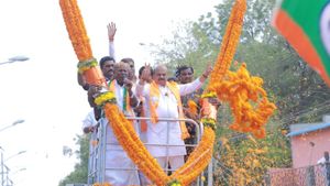 ಎಲೆಕ್ಷನ್‌ ಎಫೆಕ್ಟ್‌: ಹೂವಿನ ಹಾರಗಳಿಗೆ ಸಖತ್ ಡಿಮ್ಯಾಂಡ್‌! ವ್ಯಾಪಾರಿಗಳು ಫುಲ್ ಖುಷ್‌