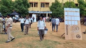 ಚಾಮರಾಜನಗರದಲ್ಲಿ ಮತದಾನಕ್ಕೆ ಸಕಲ ಸಿದ್ಧತೆ: ಕಾಡಂಚಿನ ಗ್ರಾಮಗಳಿಗೆ ವಾಹನ ವ್ಯವಸ್ಥೆ