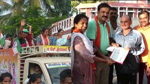  ಚಿಕ್ಕಮಗಳೂರಿನಲ್ಲಿ ಅಭ್ಯರ್ಥಿಗಳ ಪರ ಪ್ರಚಾರಕ್ಕಿಳಿದ ಕುಟುಂಬಸ್ಥರು