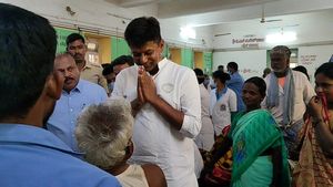  ಚಿತ್ರದುರ್ಗ ಜಿಲ್ಲಾಸ್ಪತ್ರೆಗೆ ದಿಢೀರ್ ಭೇಟಿ ನೀಡಿದ ಶಾಸಕ ಕೆ.ಸಿ ವೀರೇಂದ್ರ ಪಪ್ಪಿ