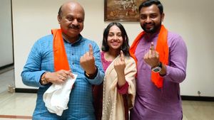  CM Bommai Cast Vote: ಪುತ್ರ, ಪುತ್ರಿಯೊಂದಿಗೆ ಮತ ಚಲಾಯಿಸಿದ ಸಿಎಂ ಬಸವರಾಜ ಬೊಮ್ಮಾಯಿ