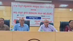 ಧಾರವಾಡ: ಜಿಲ್ಲೆಯ ಬ್ಯಾಂಕ್‌ಗಳಿಂದ 15,258.75 ಕೋಟಿ ರೂಪಾಯಿ ಸಾಲ ವಿತರಣೆ