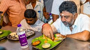 ಡಿಕೆಶಿ ದೋಸೆ ಸವಿದ ಕನಕಪುರದ ವಾಸು ಹೋಟೆಲ್‌ ಬಗ್ಗೆ ಗೊತ್ತಾ? 