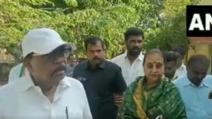 ತುಮಕೂರಿನಲ್ಲಿ ಮತದಾನ ಮಾಡಿದ ಜಿ ಪರಮೇಶ್ವರ್‌ 