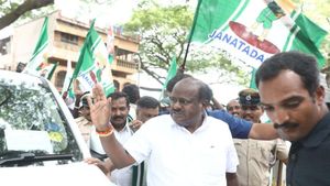  HD Kumaraswamy campaign: ರಾಮನಗರ, ಚನ್ನಪಟ್ಟಣ ಹಾಗೂ ಕನಕಪುರ ಕ್ಷೇತ್ರಗಳಲ್ಲಿ ಎಚ್‌.ಡಿ.ಕುಮಾರಸ್ವಾಮಿ ಮತಬೇಟೆ 