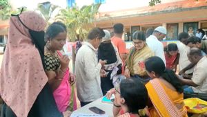 ಮತದಾರರ ಪಟ್ಟಿಯಲ್ಲಿ ಬದುಕಿದ್ದವರ ಹೆಸರೇ ಡಿಲೀಟ್‌: ಮತದಾನದಿಂದ ವಂಚಿತರಾದ 400 ಮಂದಿ