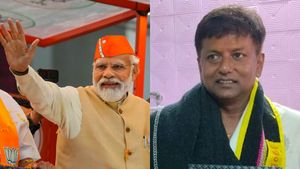 ಚಿತ್ರದುರ್ಗಕ್ಕೆ ಮೋದಿ ಸ್ವಾಗತಿಸಿದ ಕಾಂಗ್ರೆಸ್ ನಾಯಕ, ಪ್ರಶ್ನೆಗಳು! 