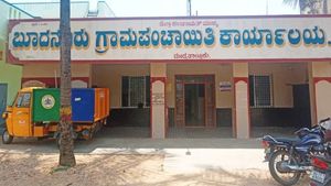 ಚರಂಡಿ ಕಾಮಗಾರಿ ಅನುಷ್ಠಾನಕ್ಕೆ ನಿರ್ಲಕ್ಷ್ಯ: ಪಿಡಿಒಗೆ 10 ಸಾವಿರ ರೂ ದಂಡ