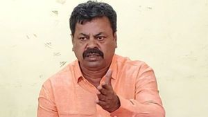 ತಾಕತ್ ಇದ್ರೆ ಆರ್‌ ಎಸ್‌ ಎಸ್‌ , ಭಜರಂಗದಳ ಬ್ಯಾನ್ ಮಾಡಲಿ:  ಕಾಂಗ್ರೆಸ್‌ ಸರ್ಕಾರಕ್ಕೆ ರೇಣುಕಾಚಾರ್ಯ ಸವಾಲು