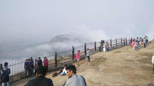  Nandi Hills: ಪ್ರವಾಸಿಗರೇ ಗಮನಿಸಿ; ಮೇ 10ರಂದು ನಂದಿ ಬೆಟ್ಟಕ್ಕೆ ಪ್ರವೇಶ ನಿಷೇಧ; ಕಾರಣವೇನು?