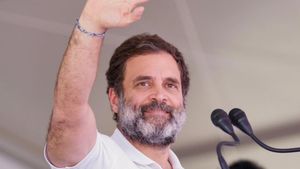 ಆಜಾನ್ ಸದ್ದು ಕೇಳಿ ಕೂಡಲೇ ಭಾಷಣ ನಿಲ್ಲಿಸಿದ ರಾಹುಲ್ ಗಾಂಧಿ 