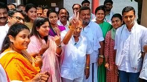 ಮಳೆ, ಬಿಸಿಲಿನಲ್ಲೂ ಬಿರುಸಿನ ಮತದಾನ: ಗೆಲುವಿನ ಬಗ್ಗೆ ದಾವಣಗೆರೆ ಅಭ್ಯರ್ಥಿಗಳು ಹೇಳಿದ್ದೇನು?