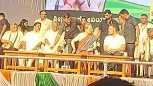  Sonia Gandhi: ಹುಬ್ಬಳ್ಳಿ ಜನರಿಗೆ ಸೋನಿಯಾ ಗಾಂಧಿ ಮಾಡಿದ ಮನವಿ ಏನು?