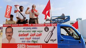 ರಾಯಚೂರು: ಭರ್ಜರಿ ರೋಡ್ ಶೋ ನಡೆಸಿದ ಎಸ್‌ಯುಸಿಐ(ಸಿ) ಪಕ್ಷದ ಅಭ್ಯರ್ಥಿ ವೀರೇಶ್