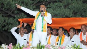 ಚಿಕ್ಕಬಳ್ಳಾಪುರದಲ್ಲಿ ಸುಧಾಕರ್ ಭರ್ಜರಿ ಪ್ರಚಾರ: ಸಚಿವರಿಗೆ ರಕ್ತದಲ್ಲಿ ಪತ್ರ ಬರೆದ ಅಭಿಮಾನಿ