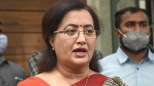 Sumalatha: ಅಂಬರೀಶ್‌ 25 ವರ್ಷ ಸೇವೆ ಸಲ್ಲಿಸಿರುವ ಪಕ್ಷದಿಂದ ನನಗೆ ಆಹ್ವಾನ ಇರಲಿಲ್ಲ: ಸುಮಲತಾ ಅಂಬರೀಶ್‌ ಬೇಸರ