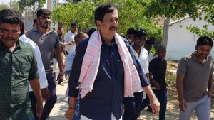 ಕಡೂರು ಜನರಿಗಾಗಿ ಬಾಂಡ್‌ ಪೇಪರ್ ಮೇಲೆ ವೈಎಸ್‌ವಿ ದತ್ತಾ ಪ್ರತಿಜ್ಞೆ 
